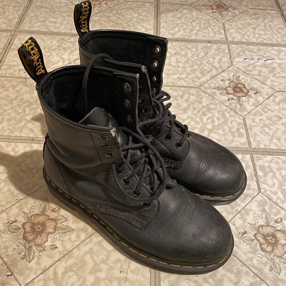 Dr Martens Women’s 1460 Greasy Leather Boots - Picture 1 of 12